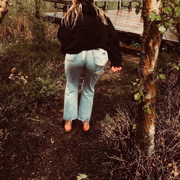 Ripped boufriend style Levi jeans - Picture 2 of 2